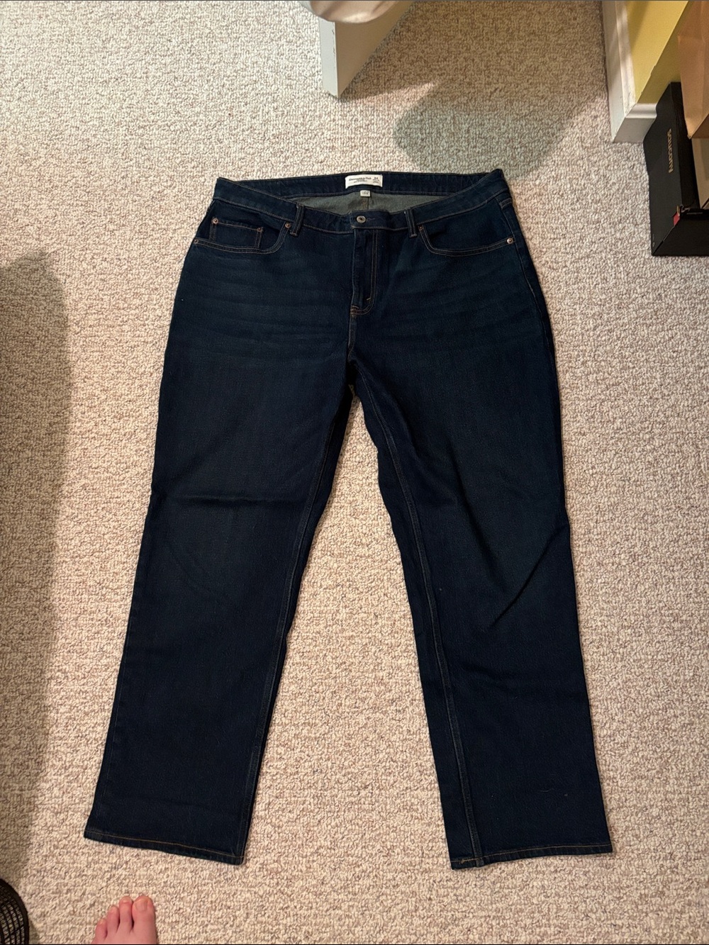 Abercrombie & Fitch Mid Rise 90’s Dark Blue Women’s Straight-Leg Jeans